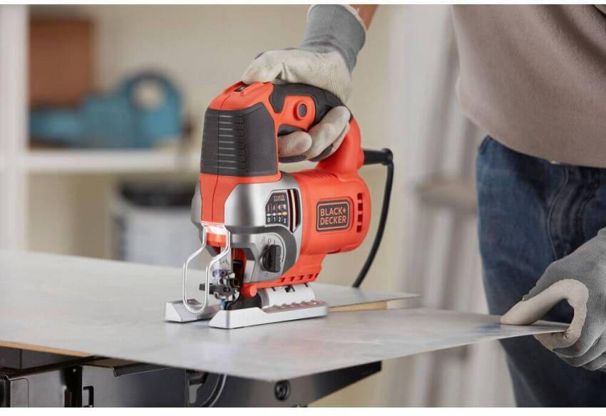 Пила лобзикова мережева BLACK DECKER BES610-BES610