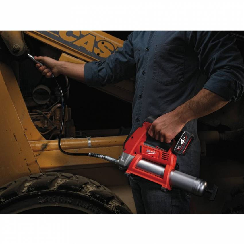 Шприц для змащування MILWAUKEE M12 GG-401B (Li-Ion4Ач) 4933441675-4933441675