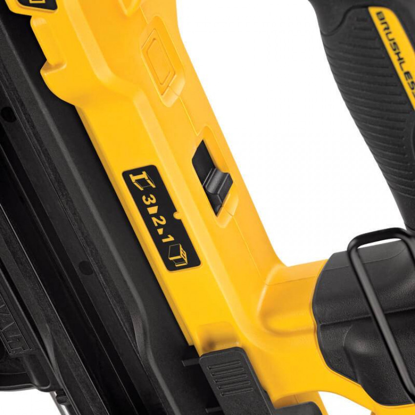 Пістолет цвяхозабивний по бетону акумуляторний безщітковий DeWALT DCN890N DCB184-DCN890N+DCB184