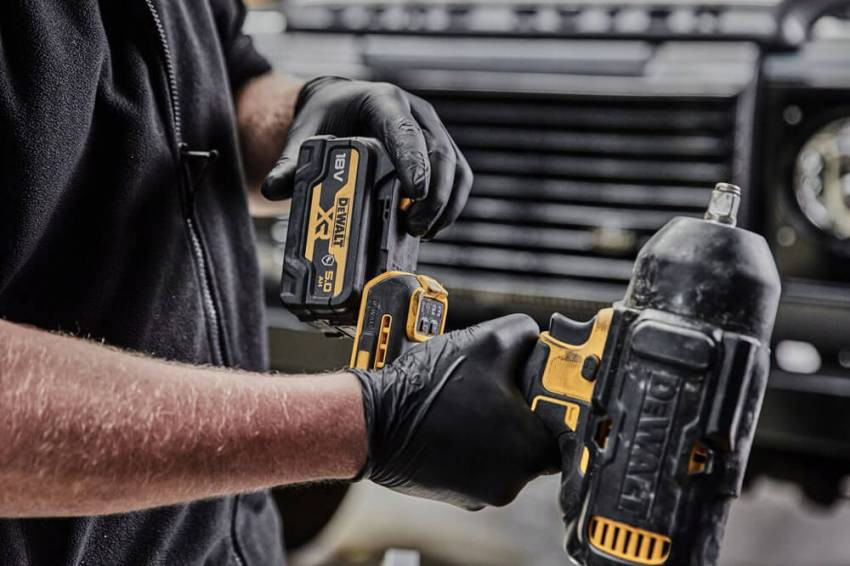 Гайковерт ударний акумуляторний безщітковий 1/2", 1396 Нм, DeWALT DCF900P2G-DCF900P2G