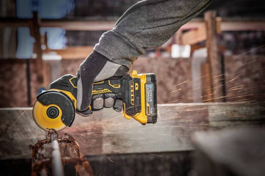 Пила дискова універсальна акумуляторна безщіткова DeWALT DCS438N-DCS438N