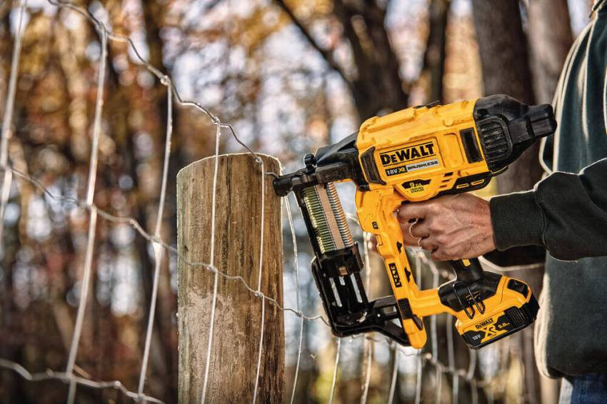 Степлер скобозабивний акумуляторний безщітковий DeWALT DCFS950P2-DCFS950P2