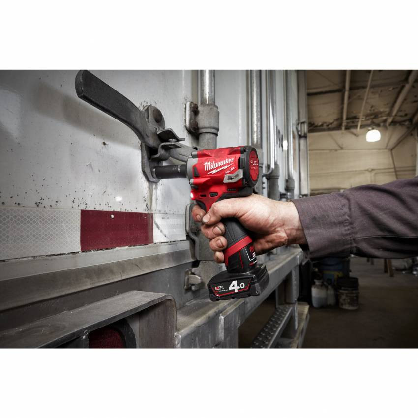 Гайковерт акумуляторний 1/2" MILWAUKEE, M12 FIWF12-422X, 339 Нм, (заряд. пристрій, 1 акум.Х 2Ач, 1 акум.Х 4Ач, HD кейс)-4933464616