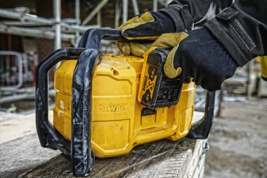 Радіостанція DeWALT DCR029-DCR029