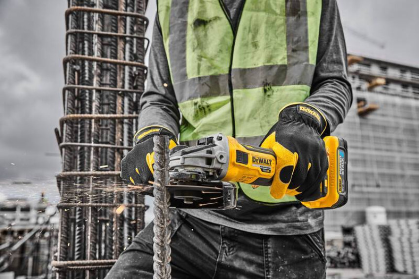 Шлифмашина угловая - болгарка аккумуляторная бесщёточная DeWALT DCG405H2T-DCG405H2T