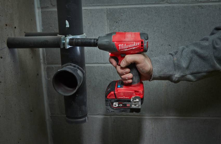 Гайкокрут акумуляторний 1/2" MILWAUKEE, M18 ONEIWP12-502X, 300Нм (зарядний пристрій, 2 акум.Х 5Ач, HDкейс)-4933451372