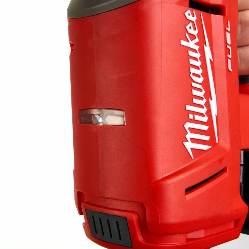 Перфоратор SDS-PLUS акумуляторний MILWAUKEE, M18 CHX-502Х, 2,5Дж (зарядний пристрій, 1 акум.Х 5Ач, HDкейс)-4933451381