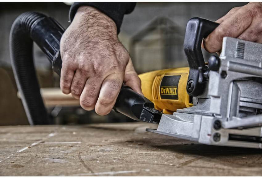 Мережевий фрезер DeWALT DW682K-DW682K