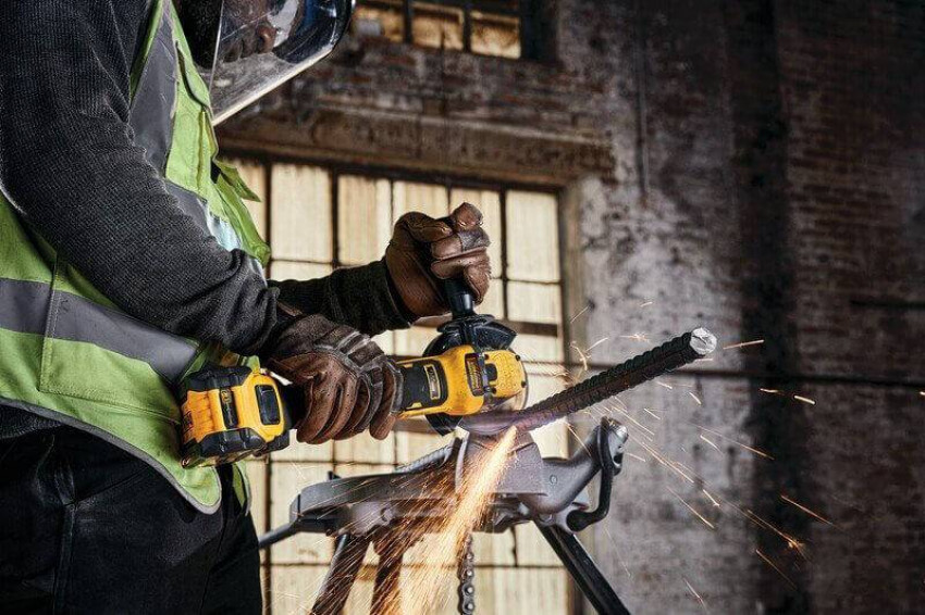 Шлифмашина угловая - болгарка аккумуляторная бесщёточная DeWALT DCG409VST1-DCG409VST1