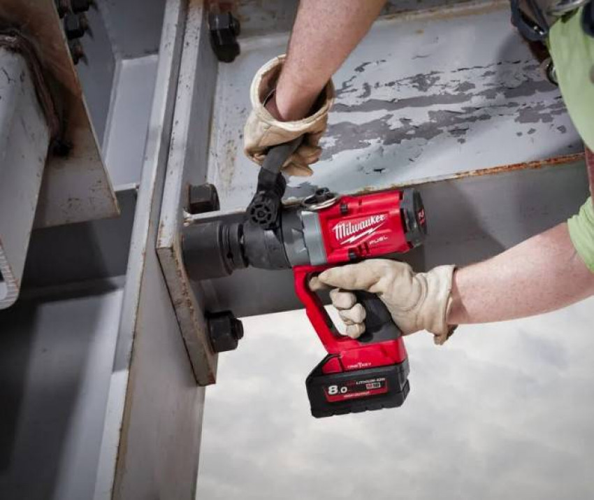 Гайковерт акумуляторний 1" MILWAUKEE, M18 ONEFHIWF1-802X, 2400Нм (зарядний пристрій, 2 акум.Х 8Ач, HDкейс)-4933459733