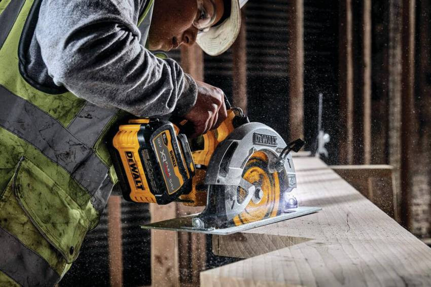 Пила дискова акумуляторна безщіткова DeWALT DCS573NT-DCS573NT