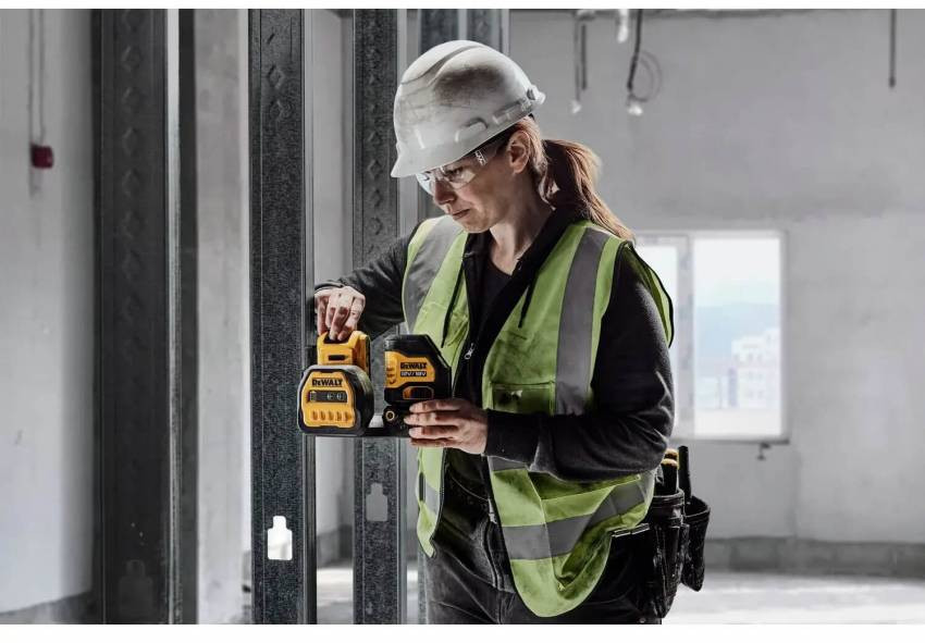 Рівень лазерний лінійний DeWALT DCE088D1G18-DCE088D1G18