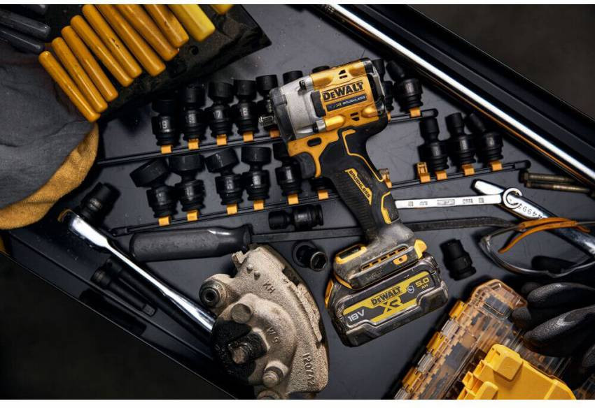 Гайковерт ударний акумуляторний безщітковий DeWALT DCF923P2G-DCF923P2G