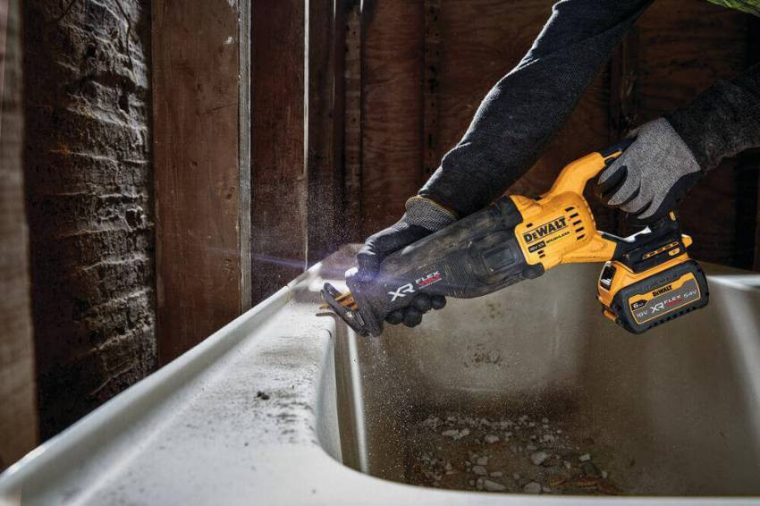 Пила шабельна акумуляторна DeWALT DCS386NT-DCS386NT