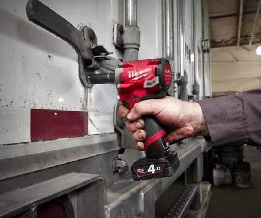 Гайковерт акумуляторний 1/2" MILWAUKEE, M12 FIWF12-422X, 339 Нм, (заряд. пристрій, 1 акум.Х 2Ач, 1 акум.Х 4Ач, HD кейс)-4933464616