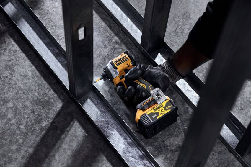 Шуруповерт акумуляторний ударний безщітковий DeWALT DCF850P2T-DCF850P2T