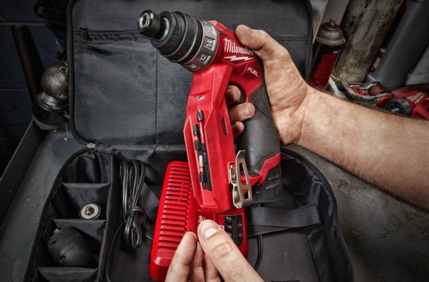 Дриль-шуруповерт акумуляторний MILWAUKEE, M12 FDDXKIT-0X, 34Нм (4 насадки FIXTEC, HD кейс)-4933471332