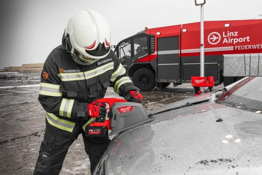 Циркулярна пилка по металу MILWAUKEE M18 FUEL FMCS66-0C 66мм 4933472110-4933472110