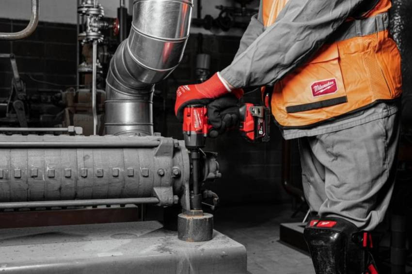 Гайковерт високомоментний MILWAUKEE 1/2" (881 Nm) MILWAUKEE M18 FUEL FMTIW2P12-502X фіксацією піном-4933478453