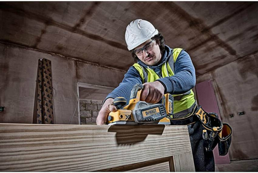 Рубанок акумуляторний безщітковий DeWALT DCP580N-DCP580N