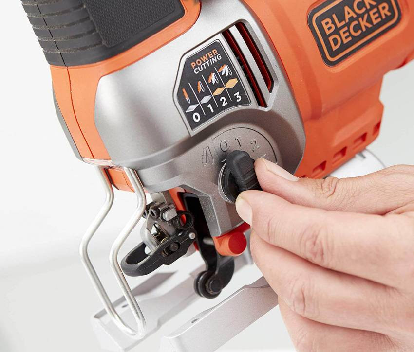 Пила лобзикова мережева BLACK DECKER BES610K-BES610K