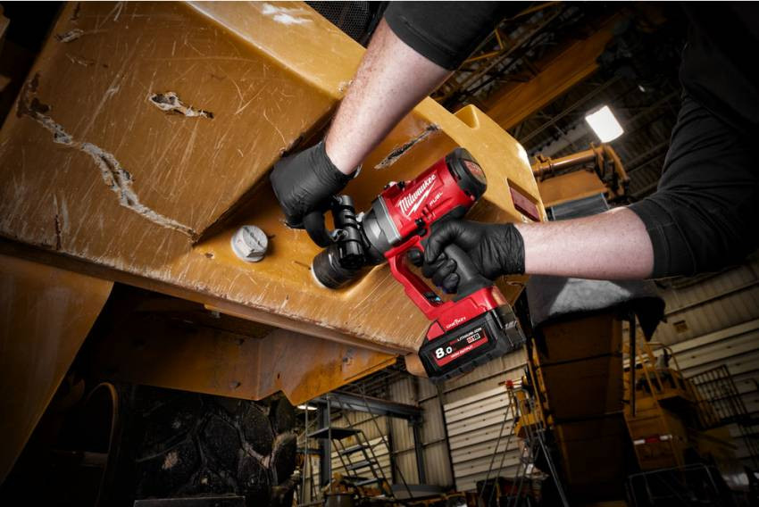 Гайковерт акумуляторний 1" MILWAUKEE, M18 ONEFHIWF1-802X, 2400Нм (зарядний пристрій, 2 акум.Х 8Ач, HDкейс)-4933459733