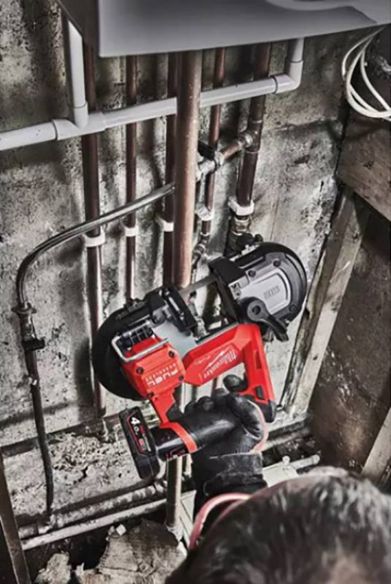 Субкомпактна стрічкова пилка MILWAUKEE M12 FUEL FBS64-0C 64мм 4933478440-4933478440