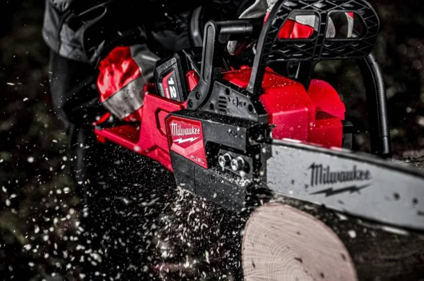 Ланцюгова пила з шиною 30 см M18 FUEL™ MILWAUKEE 4933471442-4933471442