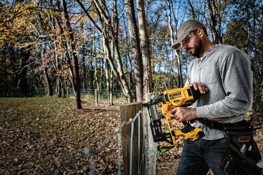 Степлер скобозабивний акумуляторний безщітковий DeWALT DCFS950P2-DCFS950P2