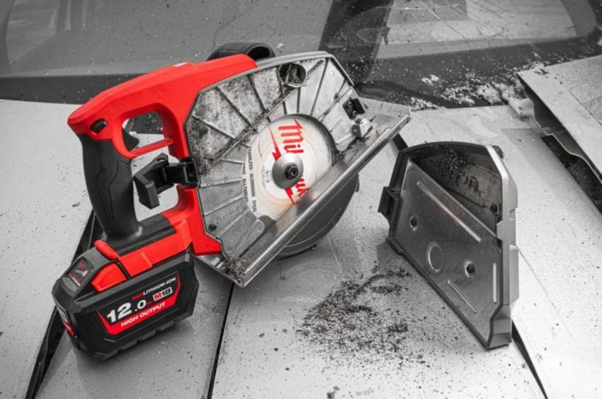 Циркулярна пилка по металу MILWAUKEE M18 FUEL FMCS66-121C 66мм 4933472111-4933472111