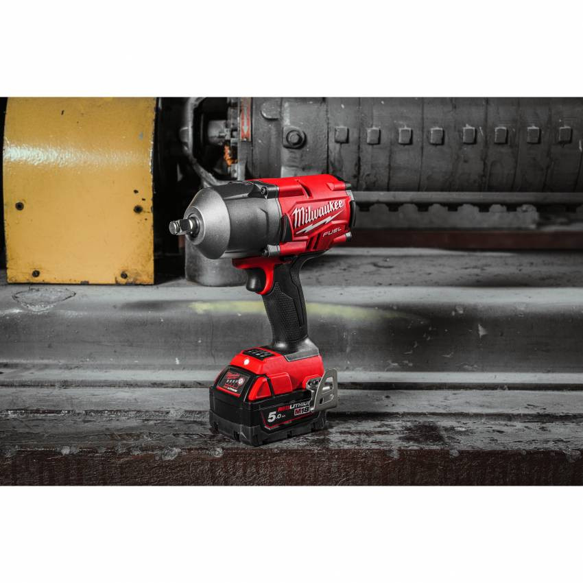 Гайкокрут акумуляторний 1/2" MILWAUKEE, M18 FHIWF12-502X, 1898Нм, (зарядний пристрій, 2 акум.Х 5Ач, HDкейс)-4933459696