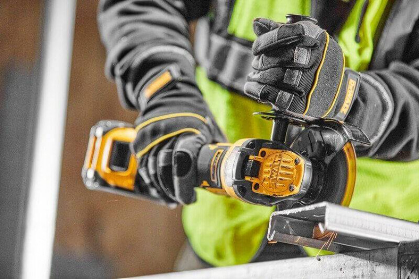 Шлифмашина угловая - болгарка аккумуляторная бесщёточная DeWALT DCG409VST1-DCG409VST1