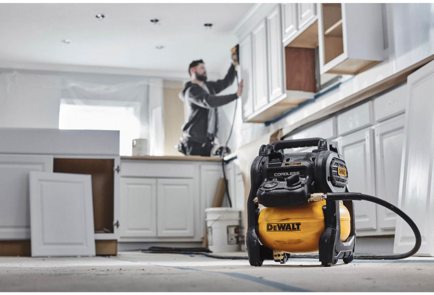 Компресор повітряний акумуляторний DeWALT DCC1018N-DCC1018N