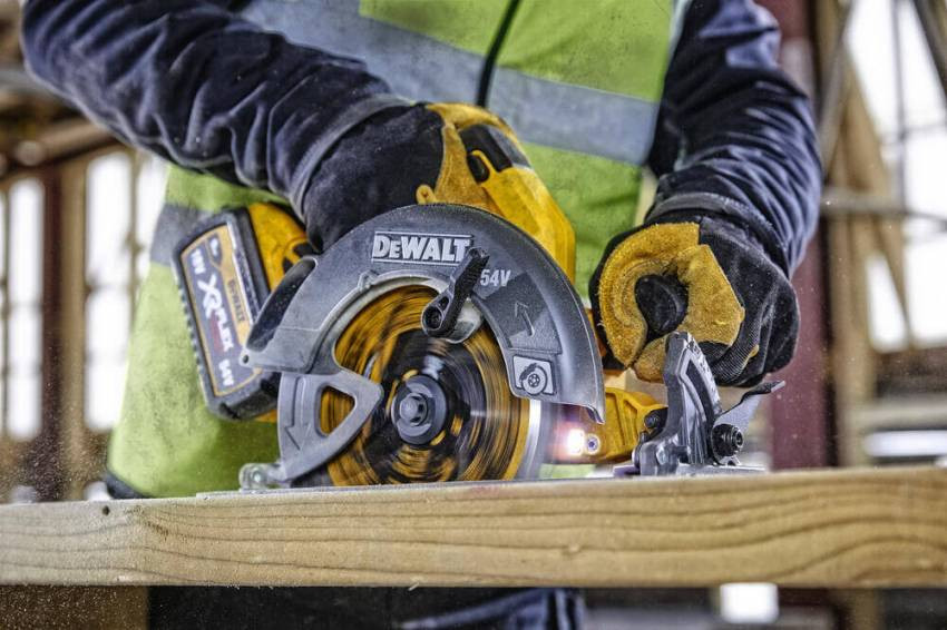 Пила дискова акумуляторна DeWALT DCS578NT-DCS578NT