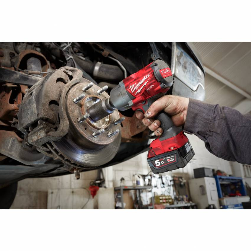 Гайкокрут акумуляторний 1/2" MILWAUKEE, M18 FHIWF12-502X, 1898Нм, (зарядний пристрій, 2 акум.Х 5Ач, HDкейс)-4933459696