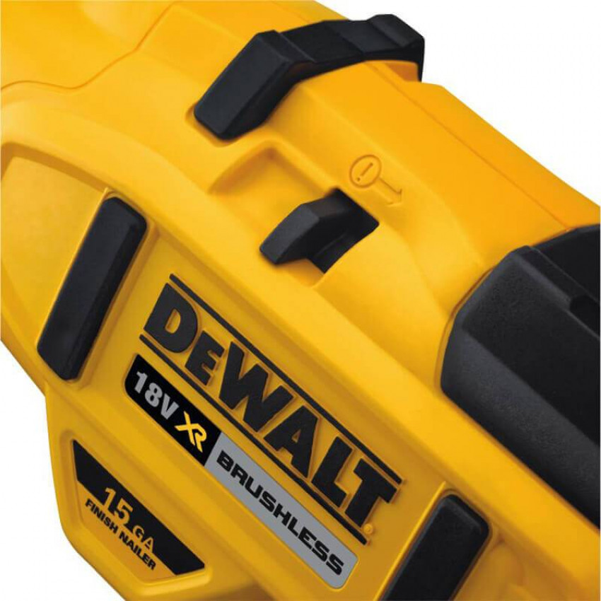 Пістолет гвоздезабивний акумуляторний безщітковий DeWALT DCN650N-DCN650N