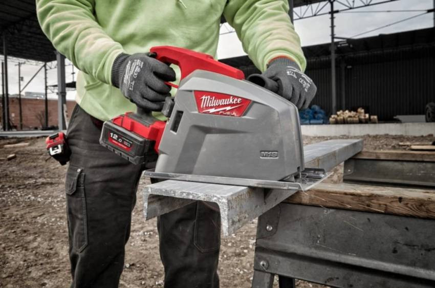 Циркулярна пилка по металу MILWAUKEE M18 FUEL FMCS66-121C 66мм 4933472111-4933472111