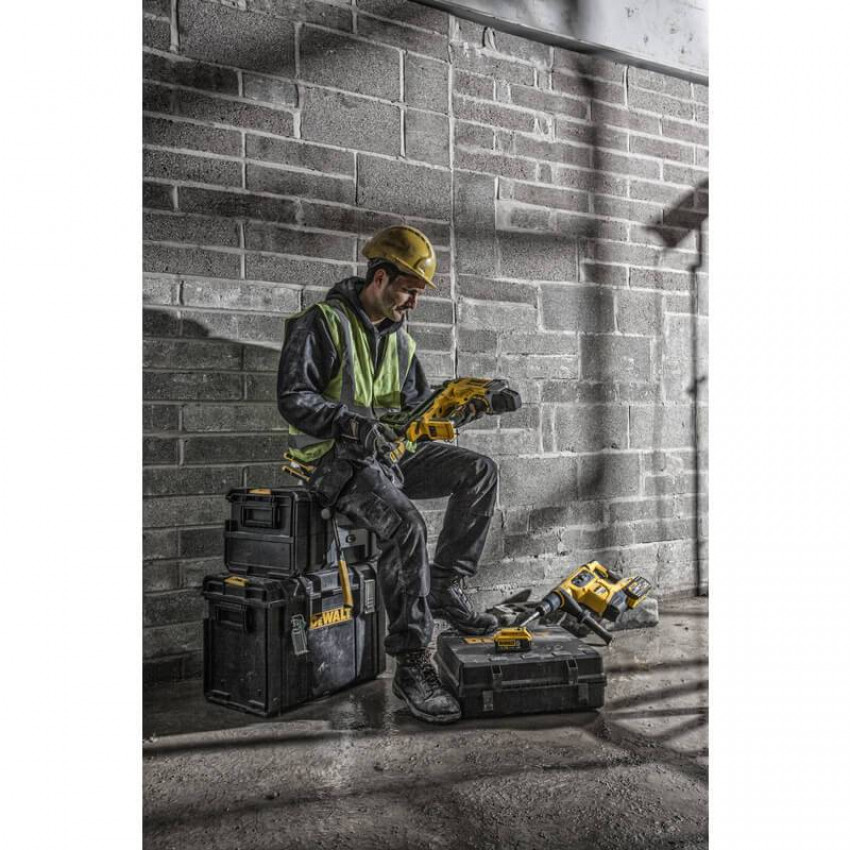 Пістолет цвяхозабивний по бетону акумуляторний безщітковий DeWALT DCN890N-DCN890N