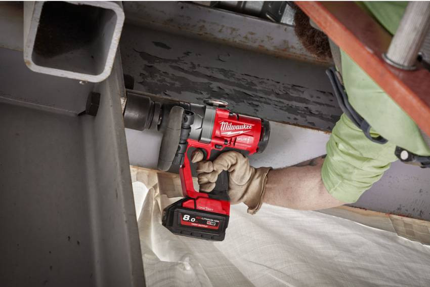 Гайковерт акумуляторний 1" MILWAUKEE, M18 ONEFHIWF1-802X, 2400Нм (зарядний пристрій, 2 акум.Х 8Ач, HDкейс)-4933459733