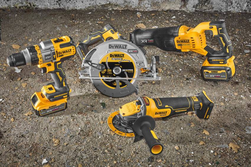 Пила шабельна акумуляторна DeWALT DCS386NT-DCS386NT