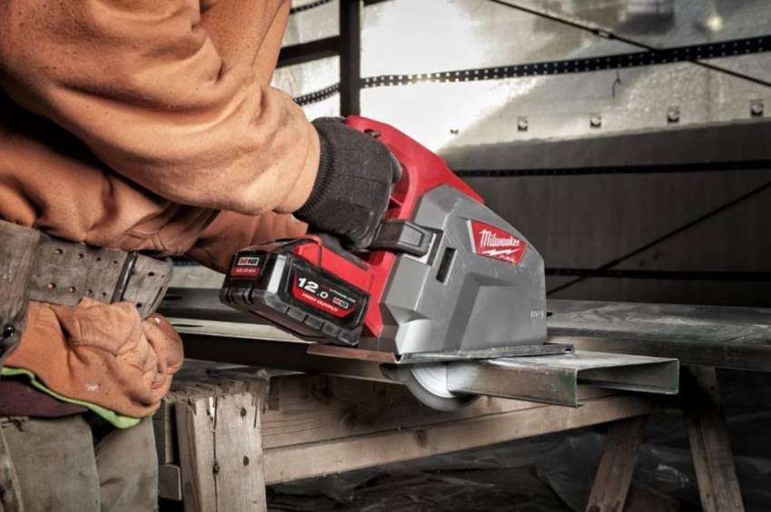 Циркулярна пилка по металу MILWAUKEE M18 FUEL FMCS66-0C 66мм 4933472110-4933472110