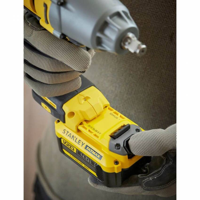 Гайковерт ударний акумуляторний STANLEY FATMAX SFMCF900B-SFMCF900B