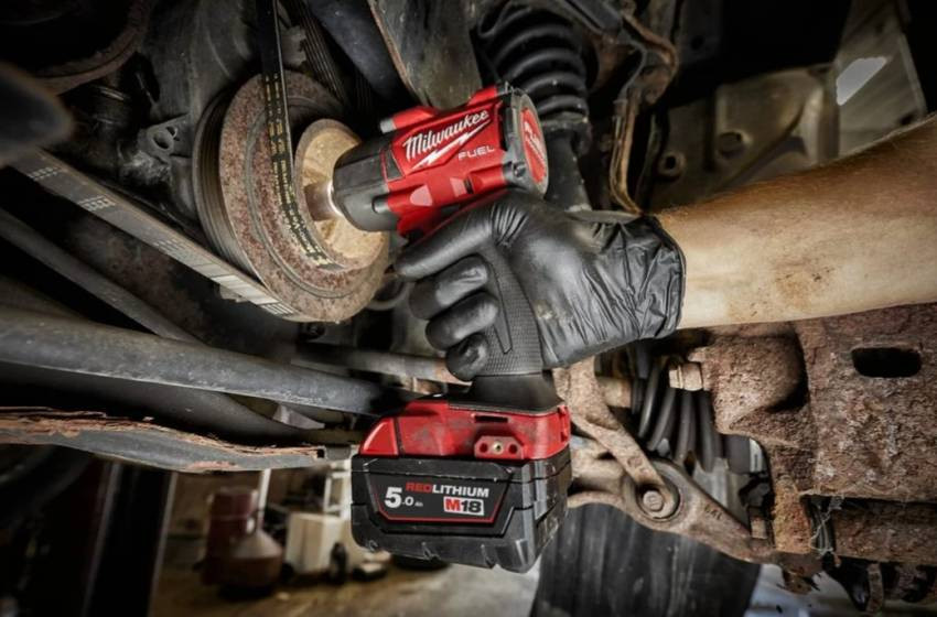 Гайковерт високомоментний MILWAUKEE 1/2" (881 Nm) MILWAUKEE M18 FUEL FMTIW2P12-502X фіксацією піном-4933478453