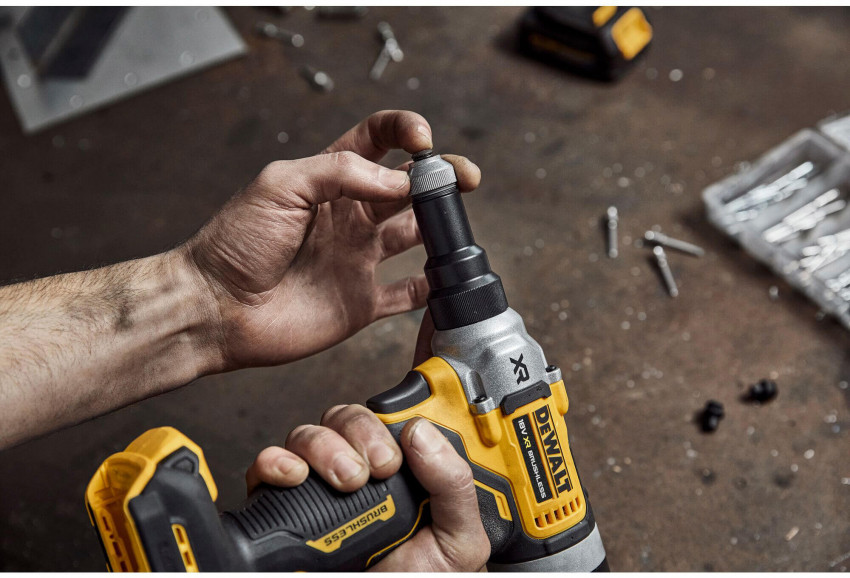 Заклепочник акумуляторний безщітковий DeWALT DCF414E2GT-DCF414E2GT