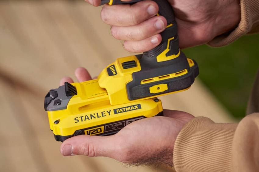 Гайковерт ударний акумуляторний STANLEY FATMAX SFMCF820D2K-SFMCF820D2K