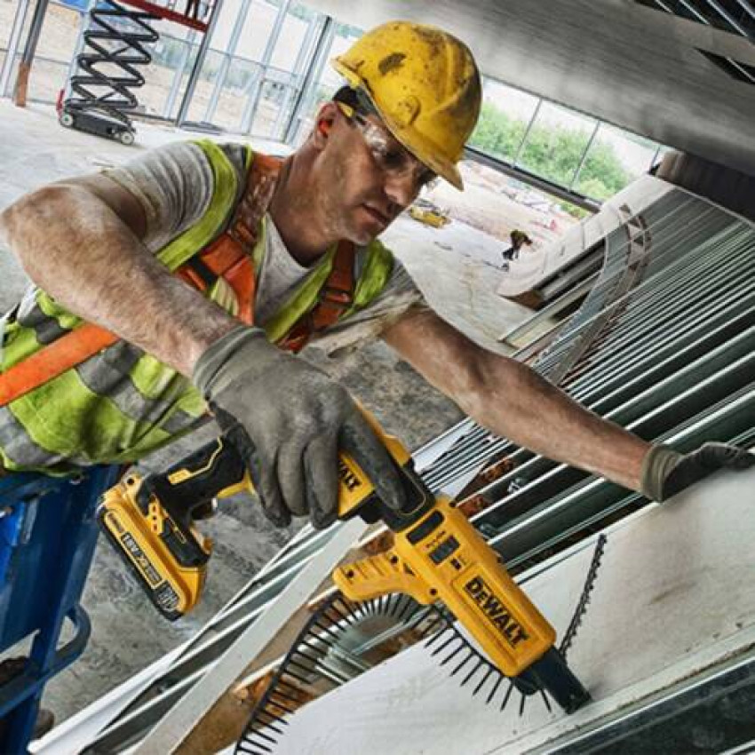 Шуруповерти акумуляторні безщіткові DeWALT DCF620P2K-DCF620P2K