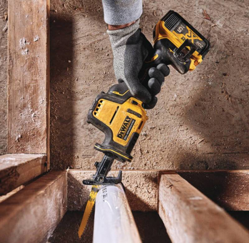 Пила шабельна акумуляторна безщіткова DeWALT DCS369M2-DCS369M2