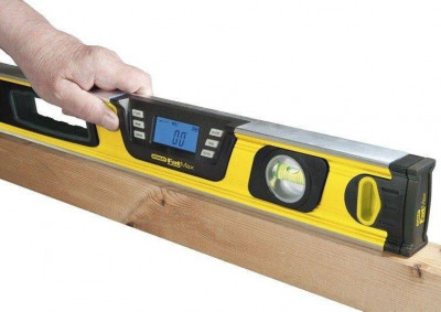 Цифровий рівень з РК-дисплеєм та 2 капсулами STANLEY FatMax® l= 60 см