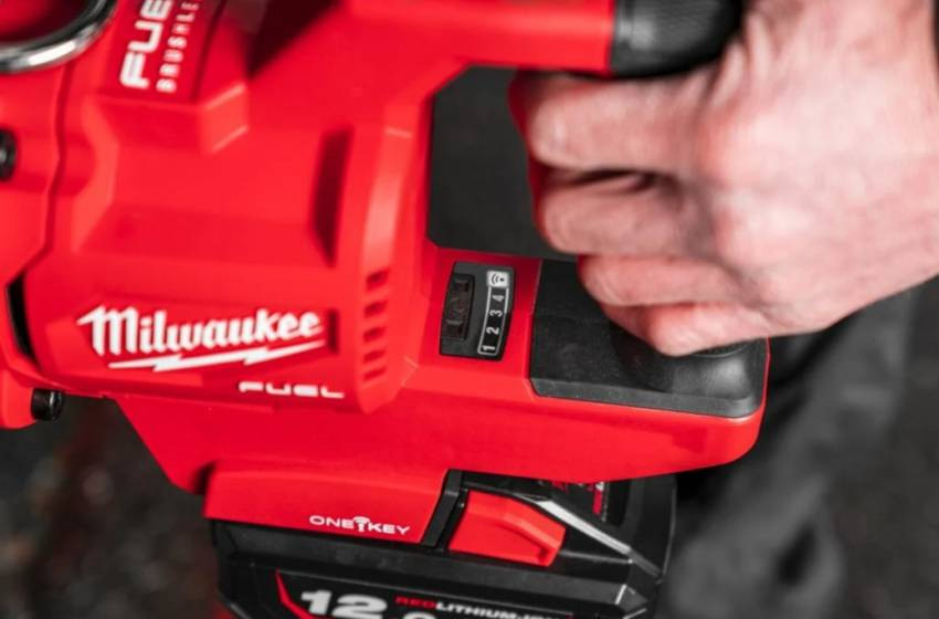 Гайкокрут акумуляторний 1" MILWAUKEE, M18 ONEFHIWF1DS-121C, 2711Нм (+зар.пристрій, 1акум.Х 12Аг,кейс-4933472072