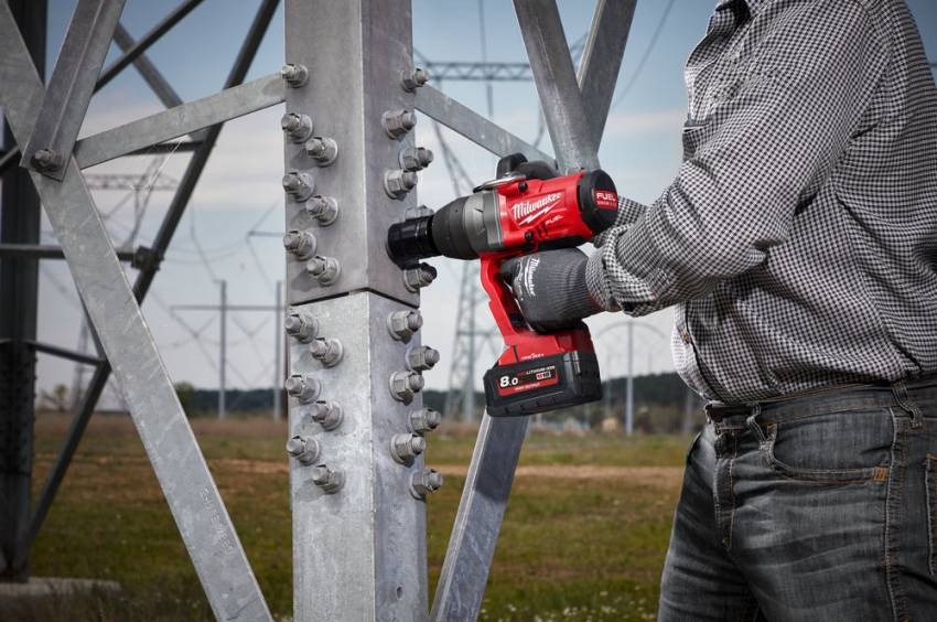 Гайковерт акумуляторний 1" MILWAUKEE, M18 ONEFHIWF1-802X, 2400Нм (зарядний пристрій, 2 акум.Х 8Ач, HDкейс)-4933459733